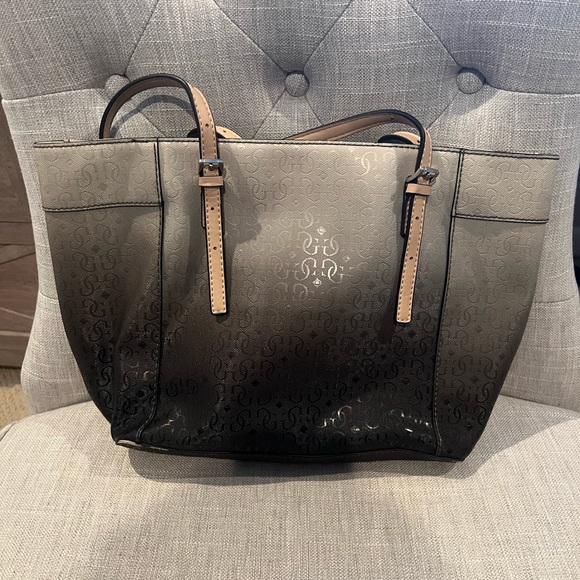 Guess Purse - Picture 8 of 8